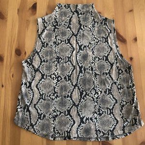 Aritzia Babaton Mockneck Sleeveless Top Snake Print Size Small